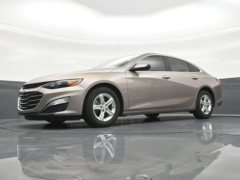 Used 2024 Chevrolet Malibu LS FWD image 28