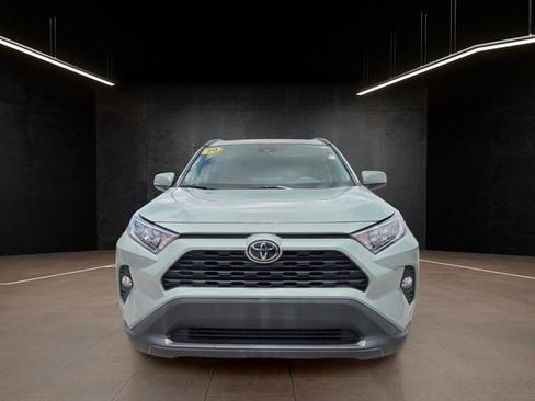 Used 2020 Toyota RAV4 XLE Premium FWD image 2