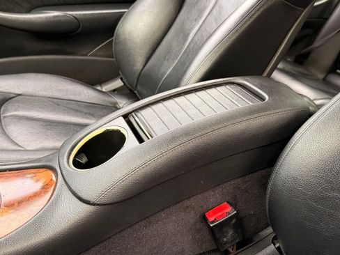 Used 2008 Mercedes-Benz CLK 350 Coupe image 41