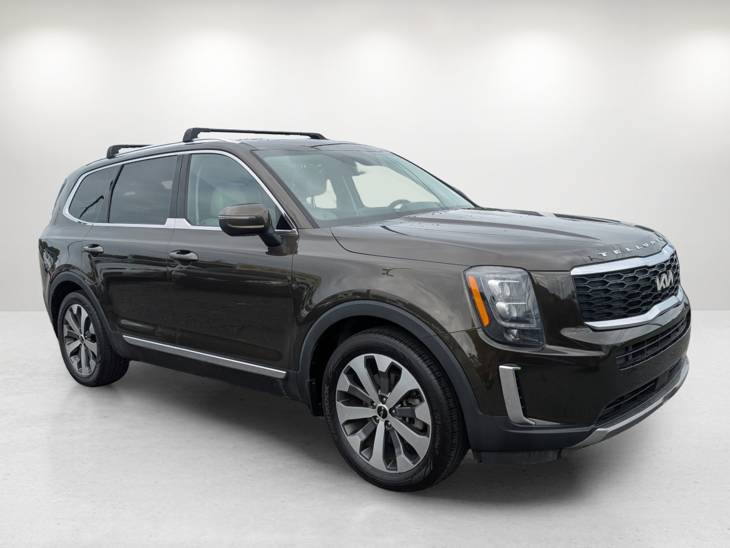 Used 2022 Kia Telluride EX w/ EX Premium Package FWD image 3