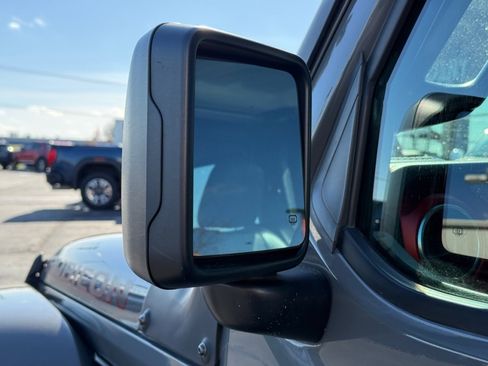 Used 2022 Jeep Gladiator Rubicon w/ Cold Weather Group image 37