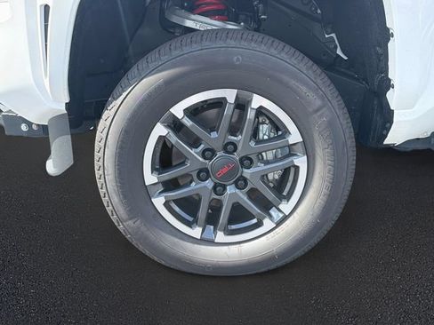 Used 2025 Toyota Tacoma TRD Sport AWD/4WD image 9