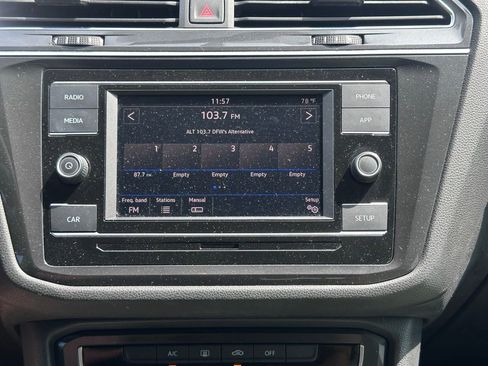 Used 2019 Volkswagen Tiguan S image 35