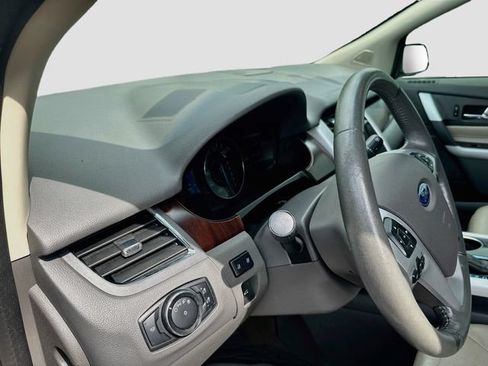 Used 2014 Ford Edge Limited w/ Equipment Group 301A FWD image 10