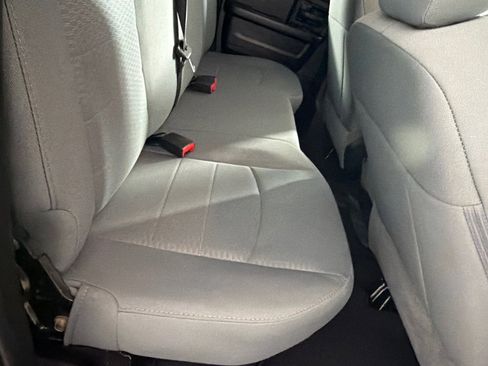 Used 2017 RAM 1500 Express AWD/4WD image 19
