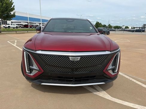 Used 2024 Cadillac Lyriq Luxury w/ LPO, Floor Liner Package AWD/4WD image 5