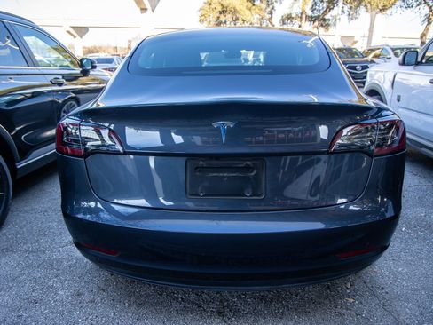 Used 2023 Tesla Model 3 Standard Range image 10