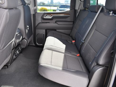 New 2026 GMC Sierra 1500 SLE w/ Preferred Package image 23