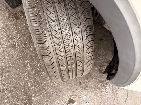 Used 2021 Mercedes-Benz GLB 250 4MATIC image 36