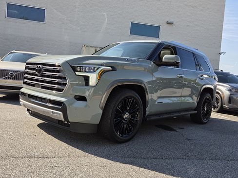 Used 2024 Toyota Sequoia Limited AWD/4WD image 1