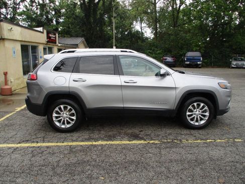 Used 2019 Jeep Cherokee Latitude w/ Popular Appearance Group AWD/4WD image 10