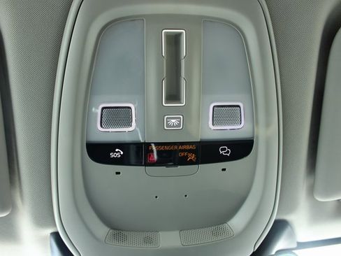 Used 2025 Volvo XC60 B5 Plus image 30