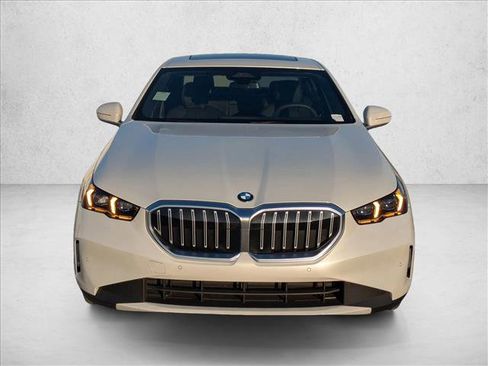 Used 2024 BMW 530i w/ Convenience Package image 2