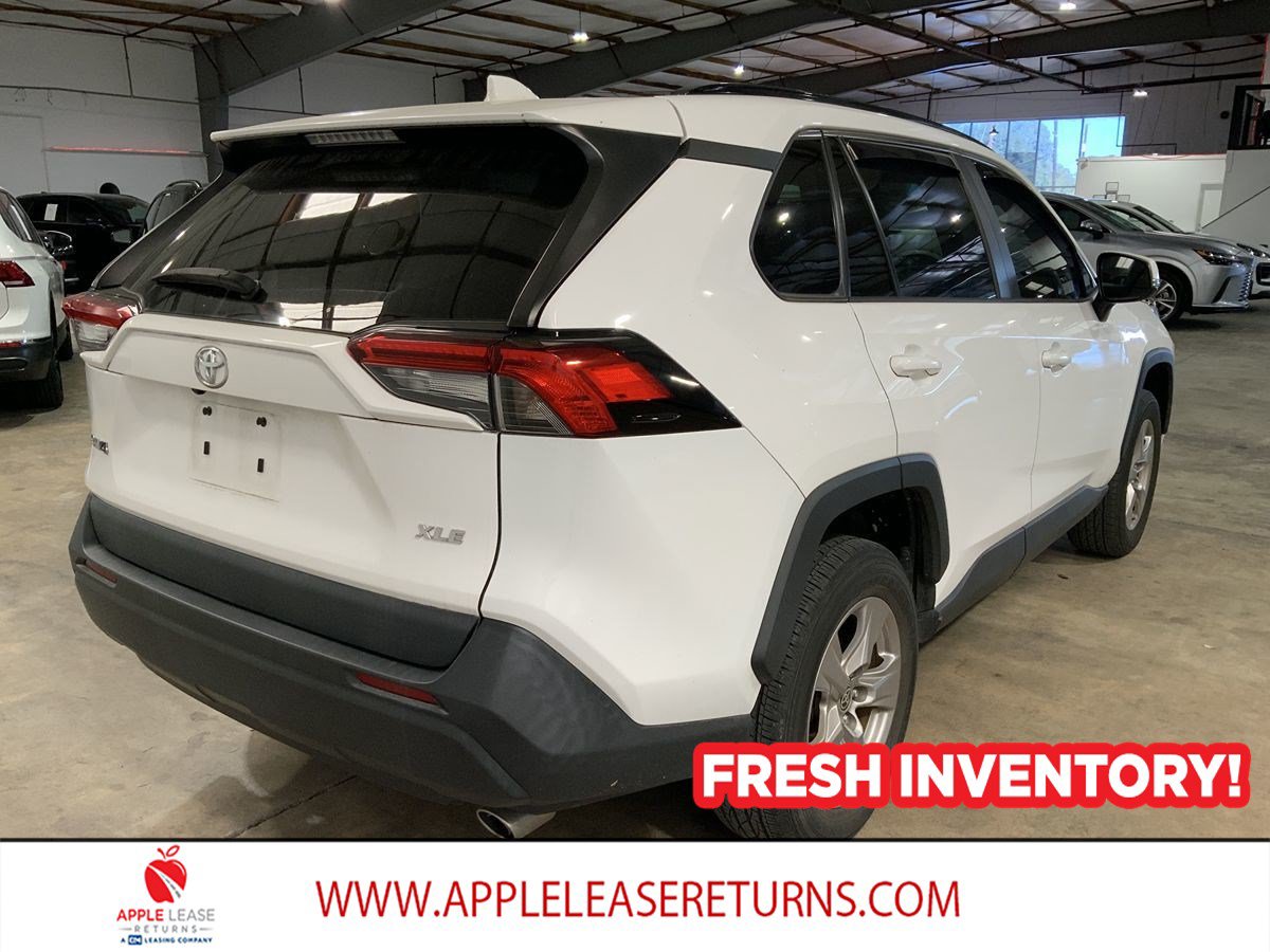 Used 2023 Toyota RAV4 XLE w/ Convenience Package FWD image 4