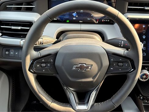 New 2027 Chevrolet Bolt LT w/ Comfort Package FWD image 12