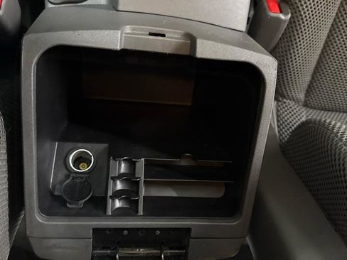 Used 2012 Nissan Frontier SV AWD/4WD image 23