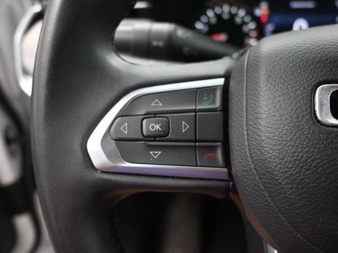 Used 2024 Jeep Compass Latitude AWD/4WD image 25