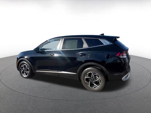 Used 2025 Kia Sportage LX image 9