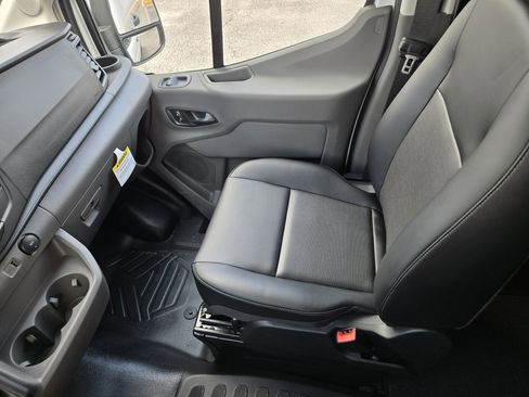 New 2026 Ford Transit 250 148 Medium Roof w/ Load Area Protection Package RWD image 18