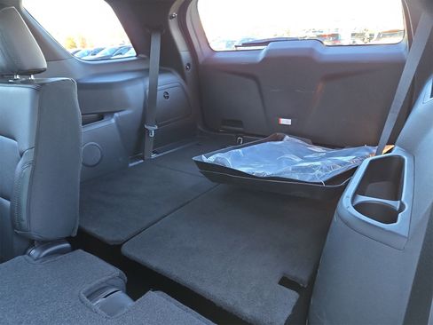 Used 2017 Ford Explorer XLT w/ Equipment Group 202A image 39