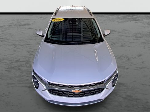 Used 2025 Chevrolet Trax LT w/ Driver Confidence Package FWD image 6