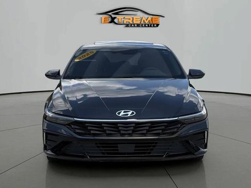 Used 2025 Hyundai Elantra SEL w/ Cargo Package FWD image 9