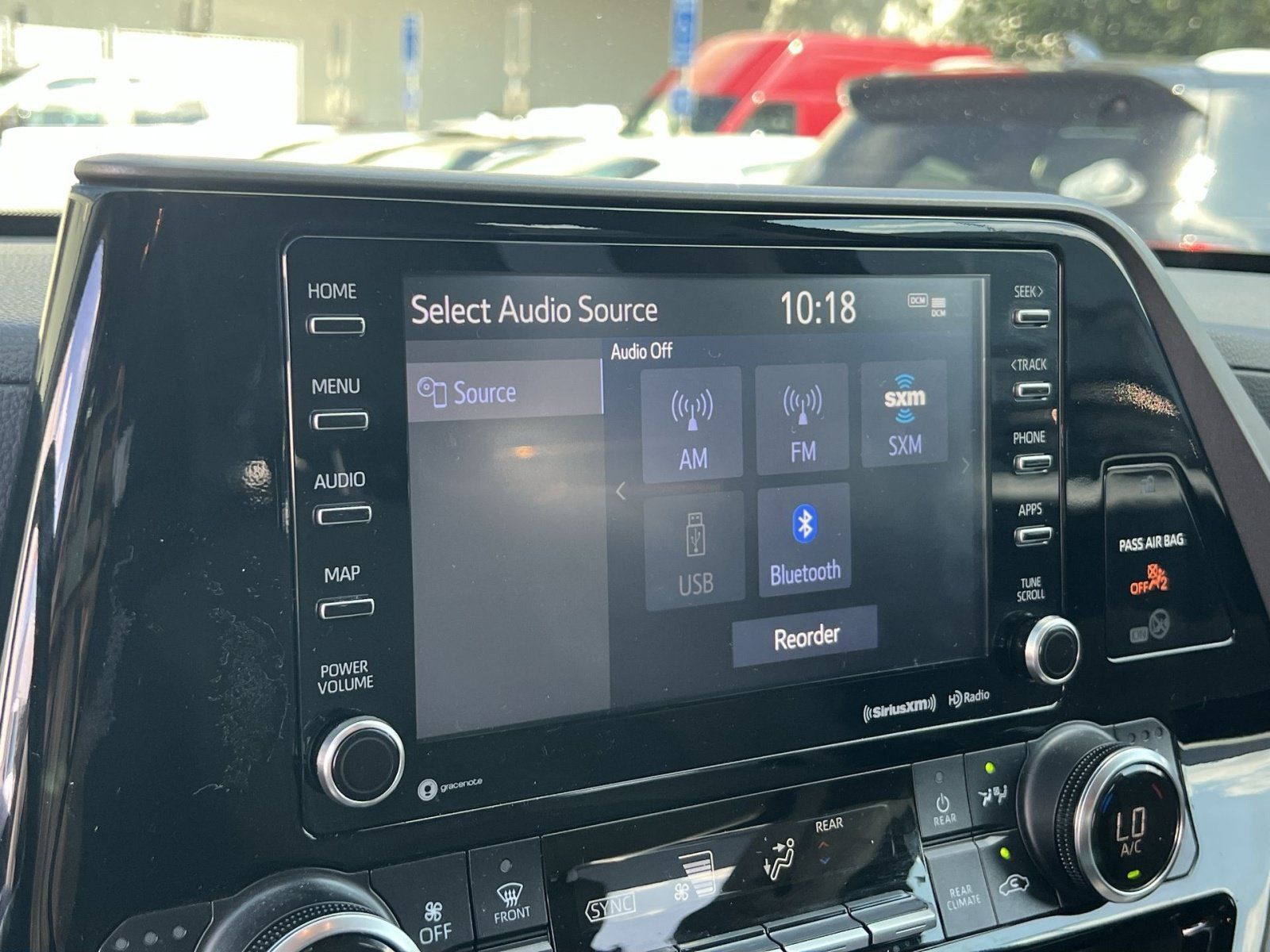 Used 2022 Toyota Highlander XLE AWD/4WD image 18