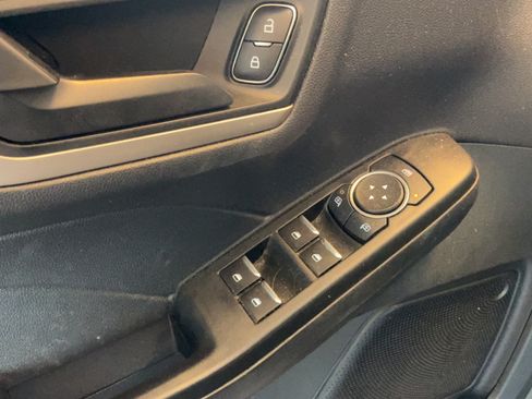 Used 2022 Ford Escape SE w/ SE Sport Appearance Package FWD image 18