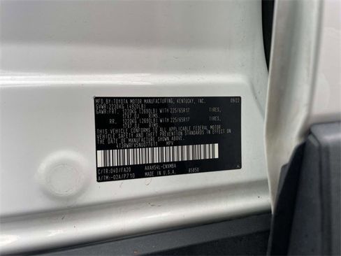 Used 2022 Toyota RAV4 XLE image 31