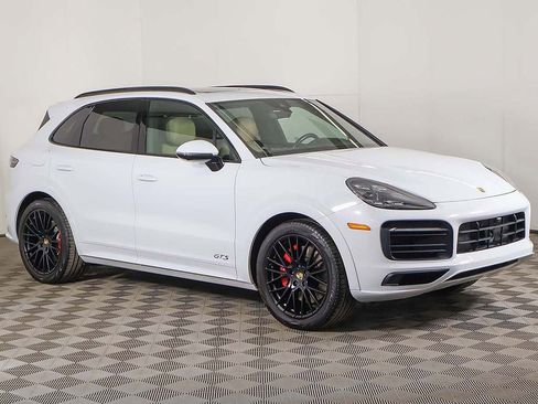 Used 2022 Porsche Cayenne GTS image 2