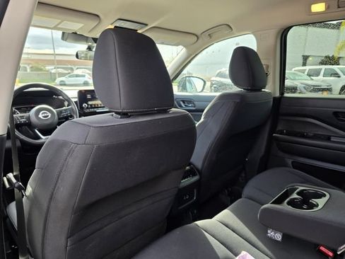 Used 2025 Nissan Pathfinder SV FWD image 20