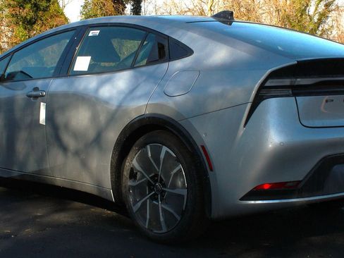 New 2026 Toyota Prius Plug-In Hybrid FWD image 8