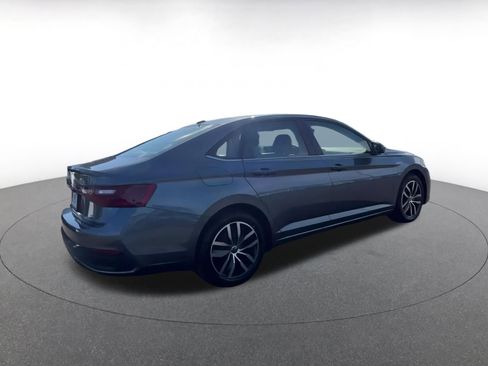 Used 2025 Volkswagen Jetta SE image 14