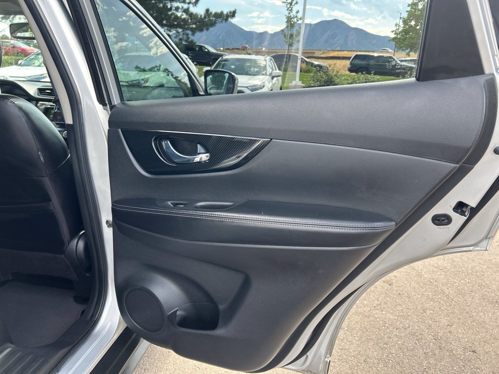 Used 2018 Nissan Rogue SL AWD/4WD image 14