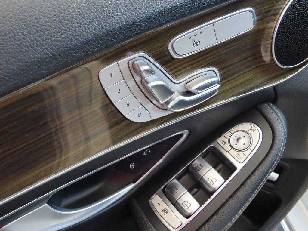Used 2019 Mercedes-Benz C 300 4MATIC Sedan w/ Premium Package image 19