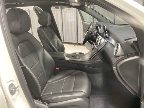 Used 2021 Mercedes-Benz GLC 300 4MATIC image 14