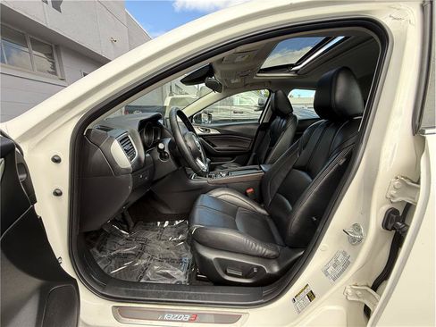 Used 2017 MAZDA MAZDA3 Touring FWD image 7