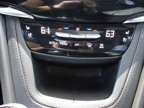 Used 2022 Cadillac XT6 Sport w/ Technology Package AWD/4WD image 40