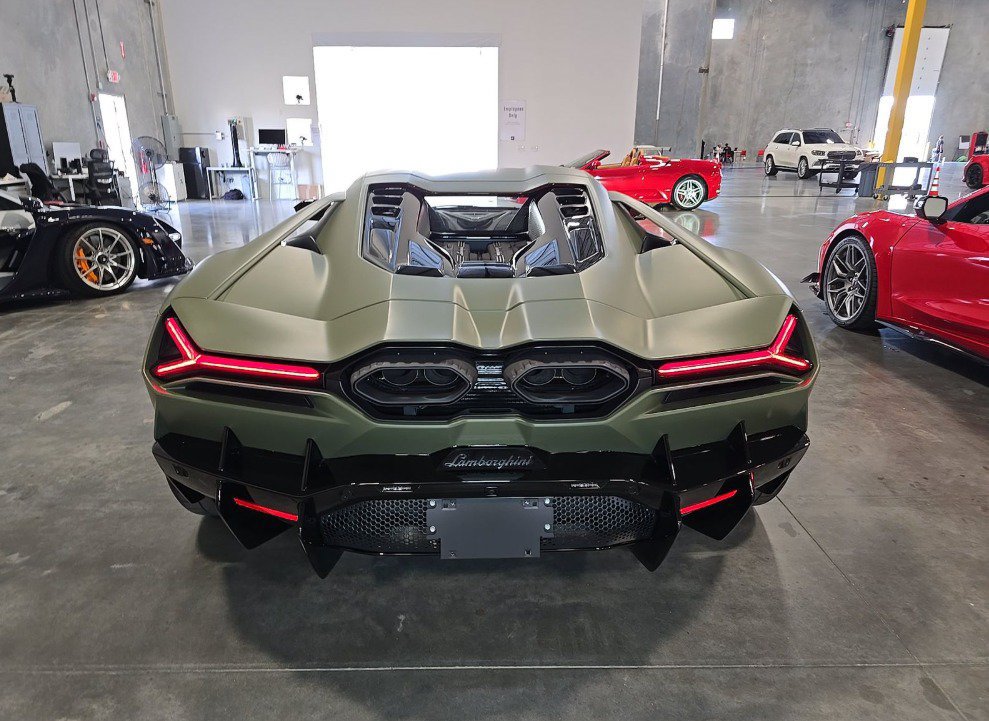 Used 2024 Lamborghini Revuelto AWD/4WD image 10
