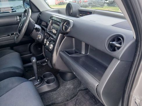 Used 2006 Scion xB FWD image 14