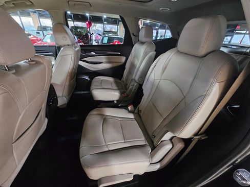 Used 2020 Buick Enclave Essence image 21