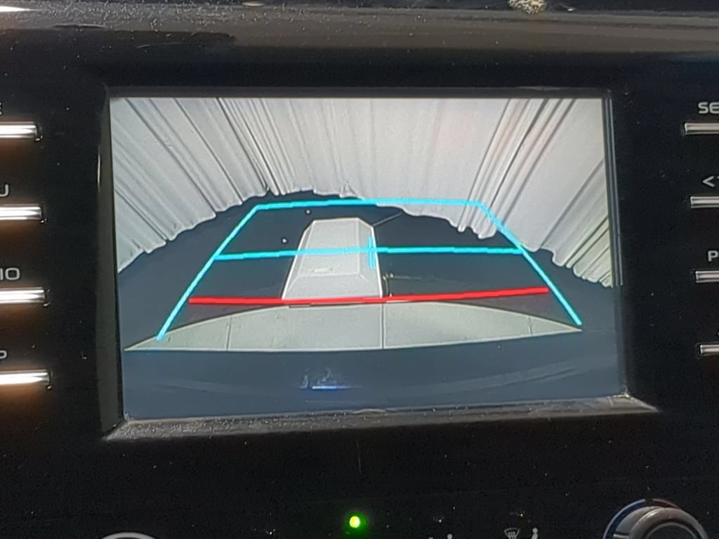 Used 2019 Toyota Camry LE FWD image 32