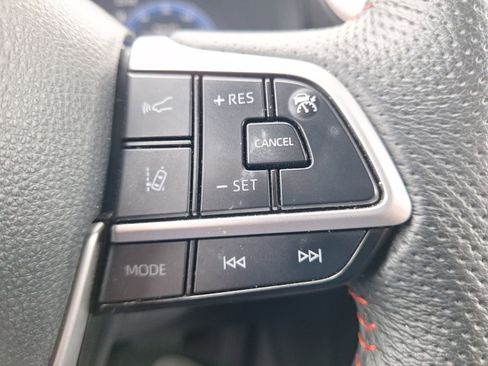 Used 2025 Toyota Sienna XSE image 21