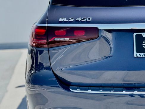 New 2026 Mercedes-Benz GLS 450 4MATIC image 10