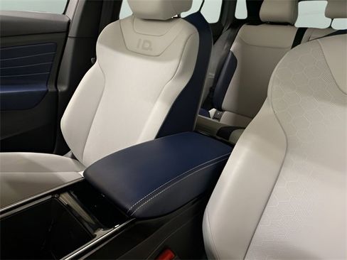 Used 2023 Volkswagen ID.4 Pro S image 57