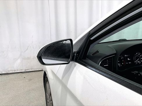 Used 2018 Hyundai Elantra Value Edition FWD image 10
