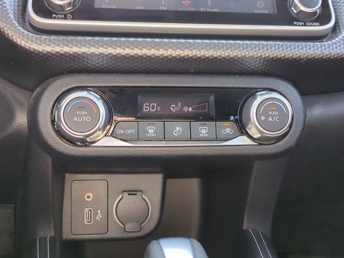 Used 2020 Nissan Kicks SV image 24