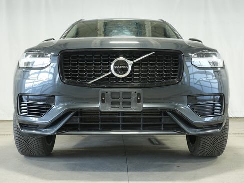 Used 2022 Volvo XC90 T8 R-Design w/ Advanced Package image 9
