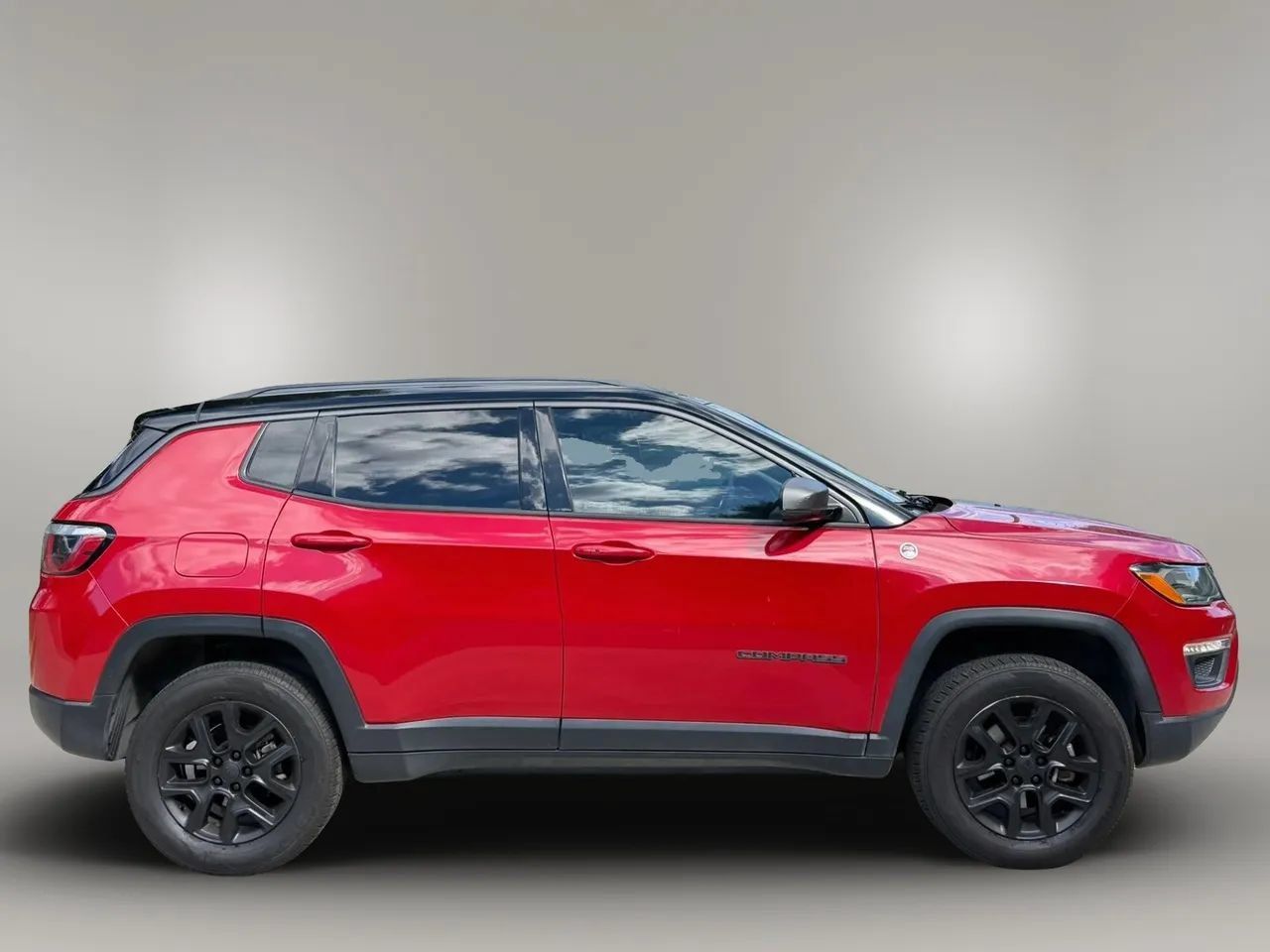 Used 2018 Jeep Compass Trailhawk AWD/4WD image 4