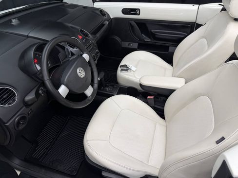 Used 2007 Volkswagen Beetle Triple White Edition FWD image 19